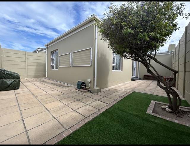 2 BEDROOM HOUSE FOR SALE IN COSTA DA GAMA